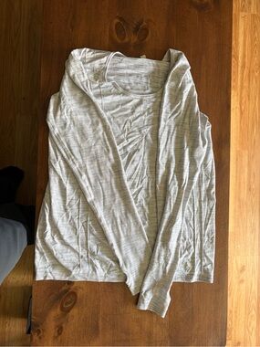 💥Buy 2 Get 1 Free💥 Light Gray Long Sleeve Top Under Armour